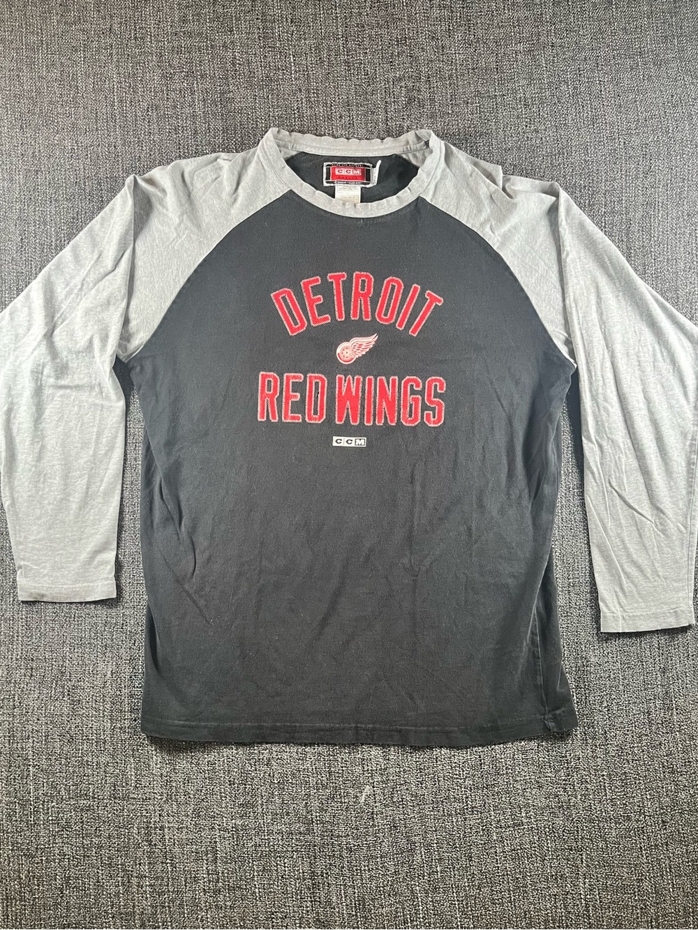 Vintage CCM Detroit Red Wings long sleeve shirt. NHL official. Size large.